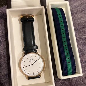 Daniel Wellington rose gold Watch with two straps